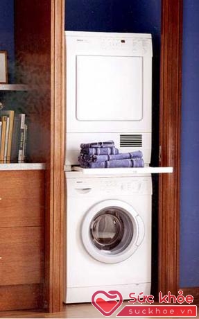 Đọc thật kỹ nhãn mác rèm cửa để biết được rèm nhà bạn có giặt được bằng nước, bằng máy giặt hay không?