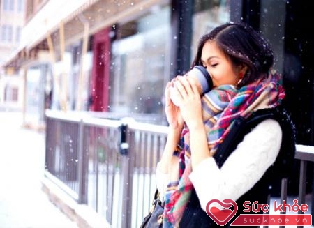 Bảo vệ đầu và tai khỏi không khí lạnh để cải thiện sức khỏe trong mùa đông