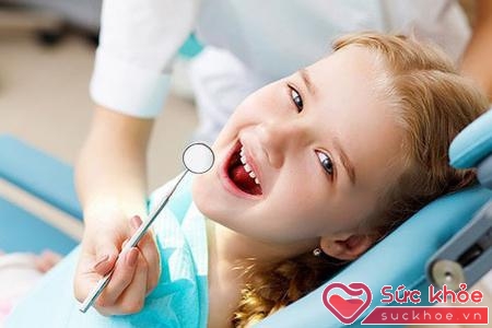 Trẻ thường bắt đầu thay răng vào độ tuổi khoảng từ 6 - 7 tuổi
