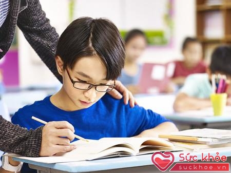 Tật cận thị thường xuất hiện ở lứa tuổi học đường