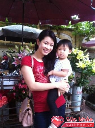 Lưu Huyền Trang và con gái