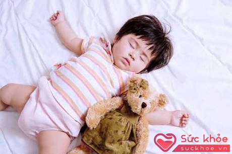 Các nhà nghiên cứu nhận thấy rằng, các bé có một giấc ngủ ngắn sau khi tiếp thu bài học có thể nhớ được ½ số nhiệm vụ đã được dạy
