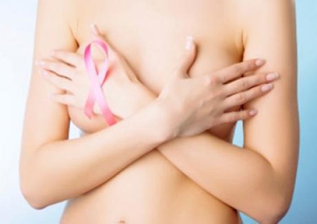 Phát hiện sớm ung thư vú nhờ năm cách tự khám vú đơn giản
