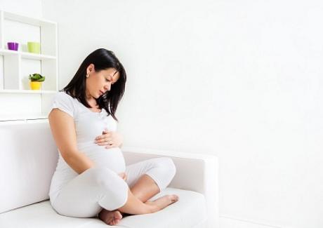 Khí hư bất thường khi mang thai có nguy hiểm không?