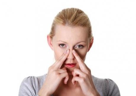 Cách bấm huyệt chữa ngạt mũi đơn giản nhưng cực hiệu quả tại nhà