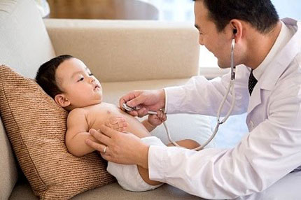 Những điều bố mẹ nào cũng cần biết về bệnh viêm phổi ở trẻ em