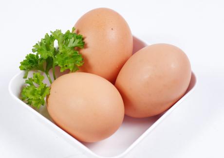 Mách bạn cách bảo quản trứng gà được lâu ngày nhất