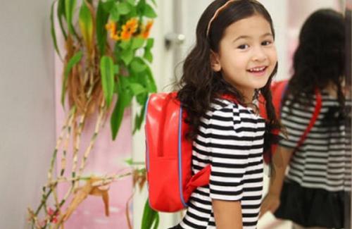 Nguy hại khôn lường khi cho trẻ đi học sớm mà cha mẹ không biết