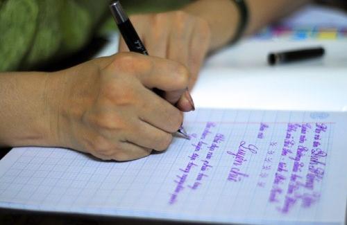Mách cha mẹ bốn cách dạy con viết chữ đẹp và nhanh cực kỳ hiệu quả