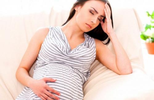 Bị mụn rộp sinh dục khi mang thai ảnh hưởng tới bà bầu như thế nào?