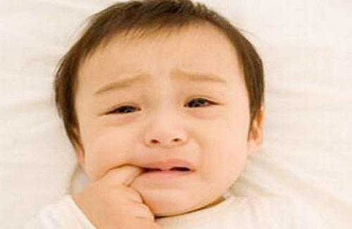 Sâu răng sữa sớm ở trẻ nhỏ và những điều bạn không nên bỏ qua