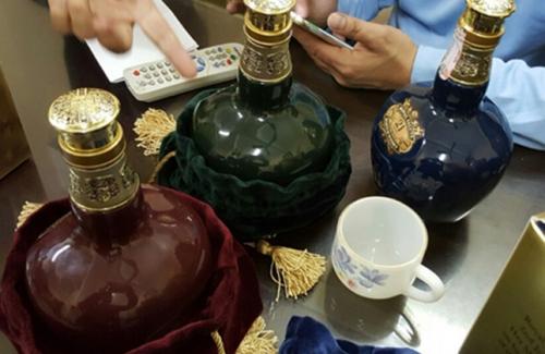 Tìm hiểu về tác hại của rượu giả và cách phân biệt rượu giả
