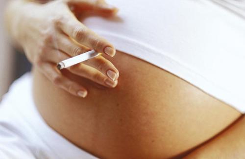 Tác hại nguy hiểm của thuốc lá với phụ nữ mang thai