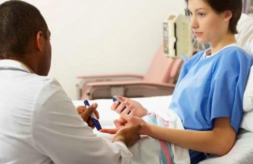Nguy hiểm của hạ đường huyết ở bệnh nhân tiểu đường và cách phòng tránh