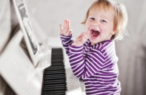 Những lợi ích của việc chơi đàn piano có thể bạn chưa biết