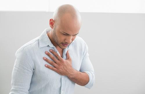 Đau thắt ngực trái có phải biểu hiện của bệnh thiếu máu cơ tim?