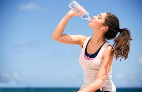 Chú ý khi uống nước buổi sáng bạn không nên uống bốn loại nước sau đây