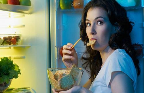 Các tác hại không tưởng của ăn khuya mà rất ít người biết