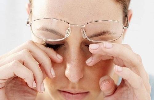 Những thói quen gây hại cho mắt bạn cần phải sửa ngay lập tức