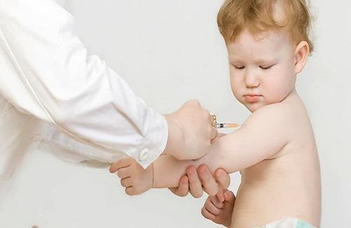 Sốc phản vệ khi tiêm vacxin – Một bệnh lý thường xảy ra ở trẻ nhỏ