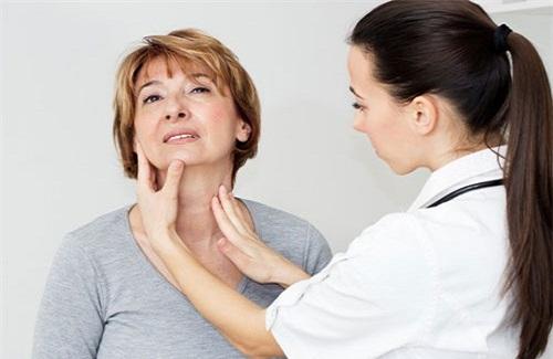 Biểu hiện và cách điều trị ung thư vòm họng di căn bạn đã biết chưa?