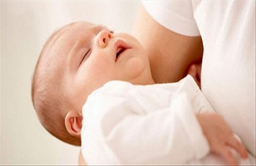 Những vấn đề các mẹ cần biết về hạ đường huyết ở trẻ sơ sinh