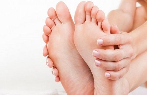 Hiện tượng chân tay lạnh cảnh báo vấn đề sức khỏe gì ở bạn
