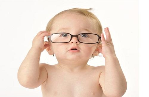 Những dấu hiệu và đặc điểm khô mắt ở trẻ mà các mẹ nên biết