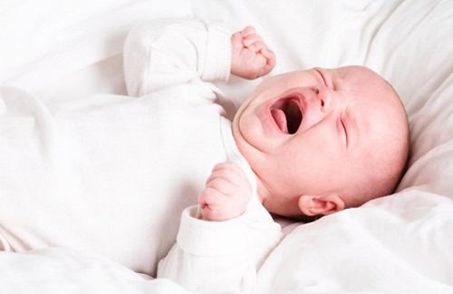 Hiện tượng khóc dạ đề ở trẻ sơ sinh là như thế nào?