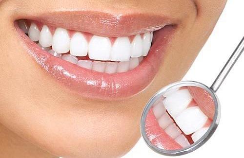 Thực hư chuyện tẩy trắng răng khiến răng ê buốt là như thế nào?