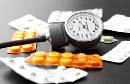 Hạn chế tác dụng phụ của thuốc điều trị cao huyết áp như thế nào?