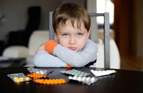 Nên dùng thuốc ở trẻ em như thế nào để không gây tác dụng phụ?