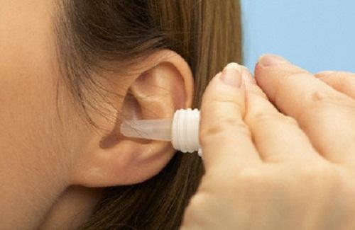 Sử dụng thuốc nhỏ tai không cẩn thận nguy hiểm khó lường