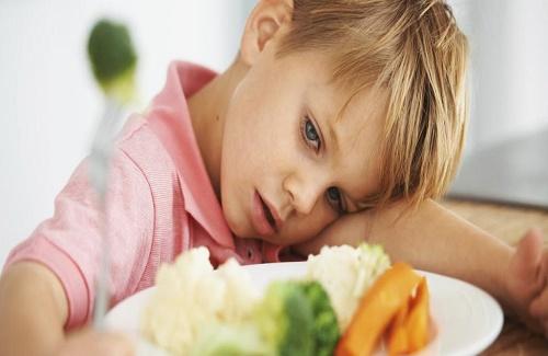 Chăm sóc trẻ biếng ăn đúng cách giúp ăn ngon miệng chóng lớn