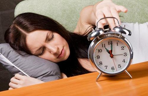 Ngủ sớm có tác dụng gì với sức khỏe bạn có biết không?