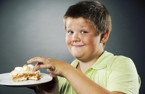 Điều chỉnh thừa cân béo phì ở trẻ em bằng chế độ ăn cho đúng