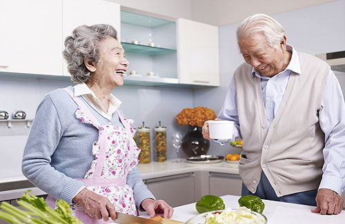 Dinh dưỡng cho người già cần phải được đặc biệt chú ý những gì?