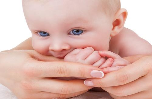 Chăm sóc da cho trẻ em như thế nào để tránh gây tổn thương da?