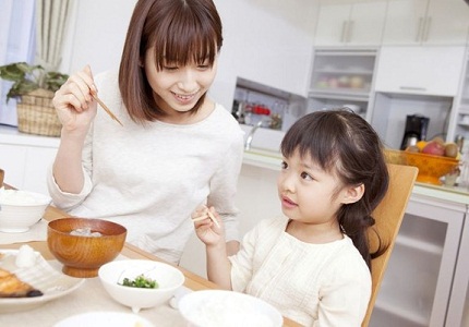 Cách nuôi con của người Nhật - Học cách khen con theo lứa tuổi cực chuẩn