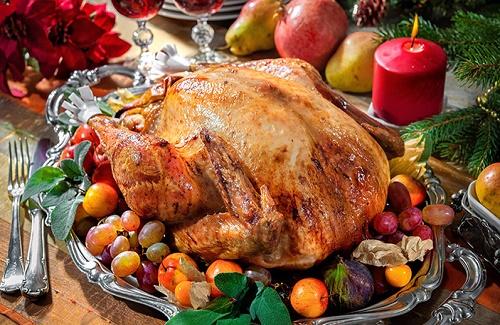 Cách làm gà tây đút lò cho bữa tiệc Giáng sinh thêm ấm áp