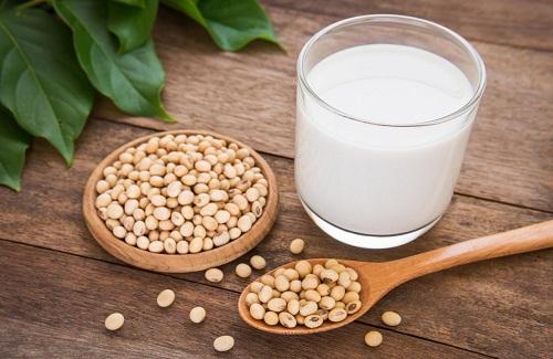 Có nên uống sữa đậu nành vào buổi sáng thay các đồ ăn sáng khác?