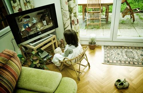 Tác hại của tivi đối với trẻ em mà các bậc cha mẹ không chú ý tới