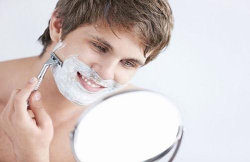Cạo râu như thế nào cho đúng cách và cách xác định hướng râu mọc