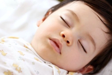 Nguyên nhân trẻ nghiến răng khi ngủ là do đâu và xử lý như thế nào?