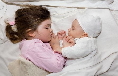 Những cách giúp trẻ sơ sinh ngủ ngon và sâu giấc vào ban đêm