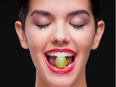 Những thực phẩm làm trắng răng, răng chắc khỏe hơn