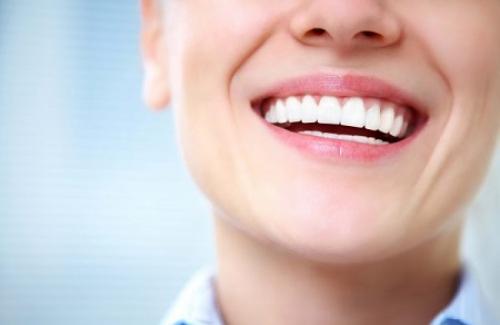 Mòn men răng là gì? Triệu chứng và cách điều trị mòn men răng