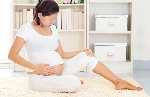 Đau mỏi hông khi mang thai sao không và khắc phục thế nào?