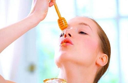 Cách trị thâm môi bằng mật ong đơn giản hiệu quả tại nhà