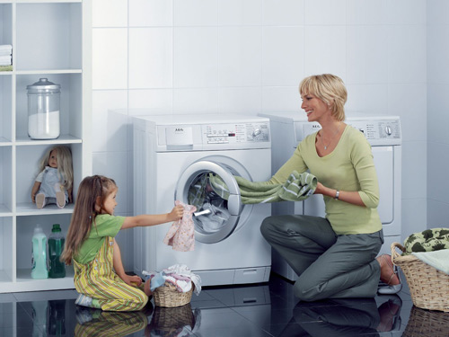 Mách mẹ cách giặt quần áo cho bé để đảm bảo sức khỏe